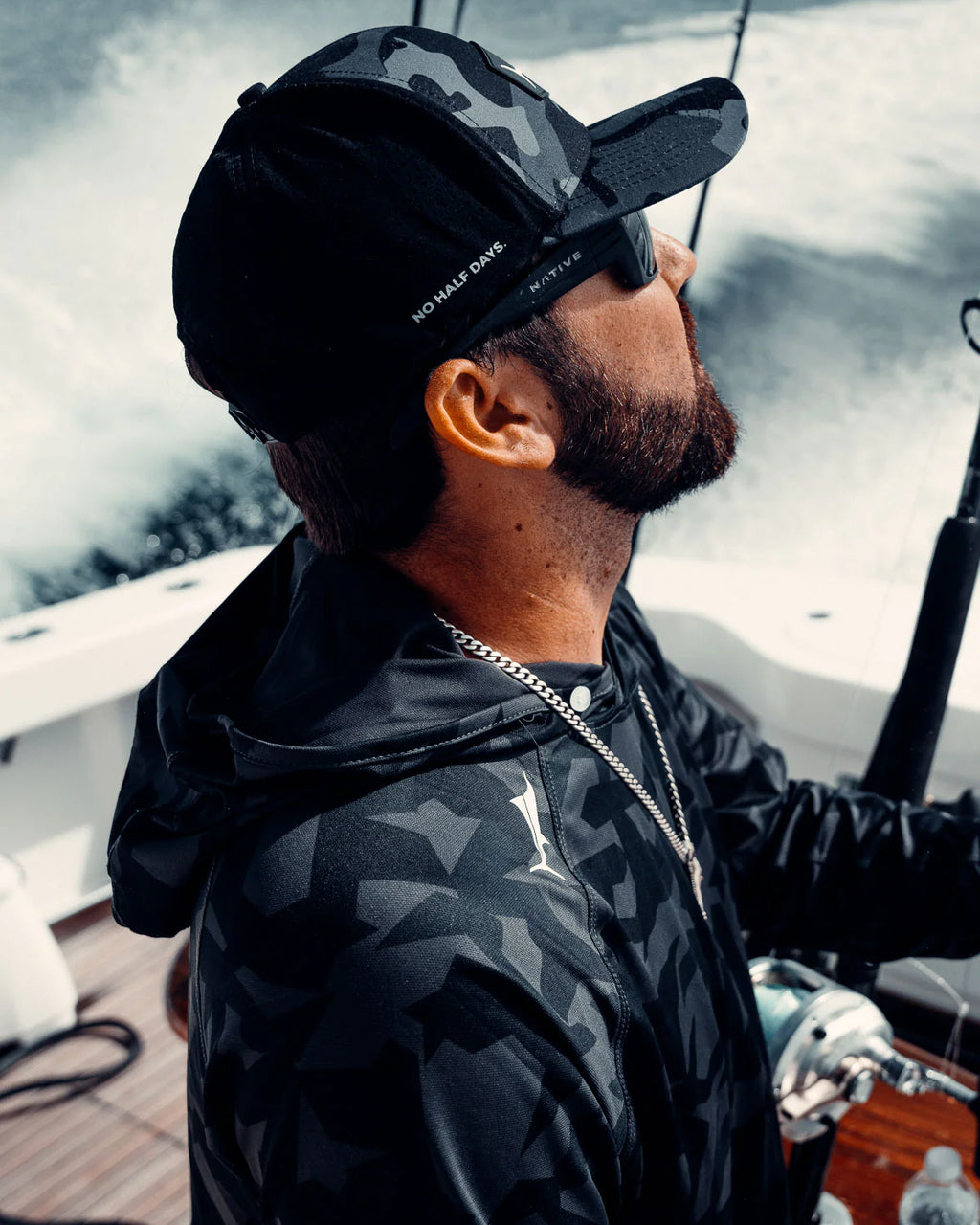 BILLFISH Hooded Long Sleeve